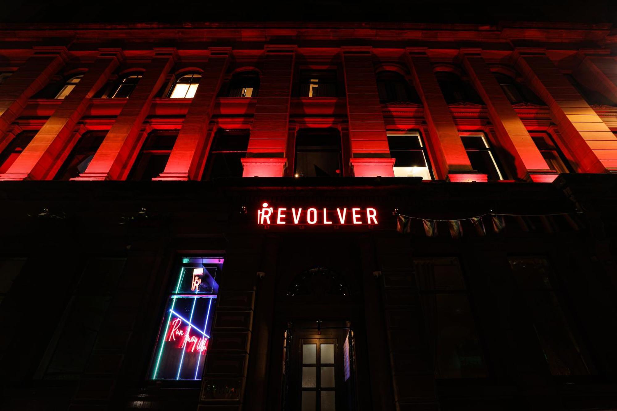 Revolver Глазго Экстерьер фото